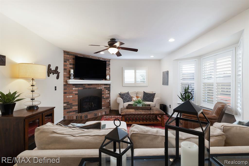 499 Whitney Drive Rochester Hills, MI 48307 - Photo 13 of 43
