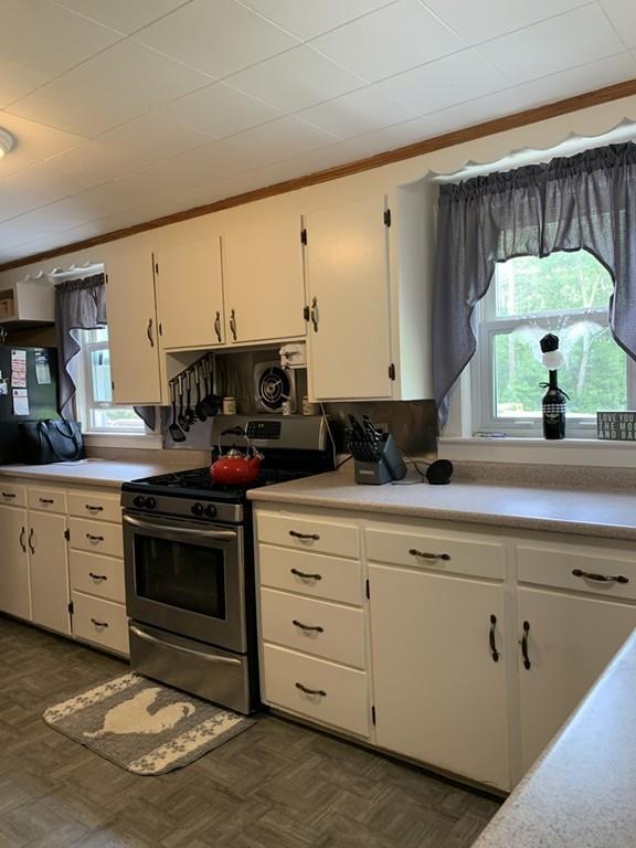 106 Fearing Hill Road Wareham, MA 02576 - Photo 4 of 12 Gallery Image 4
