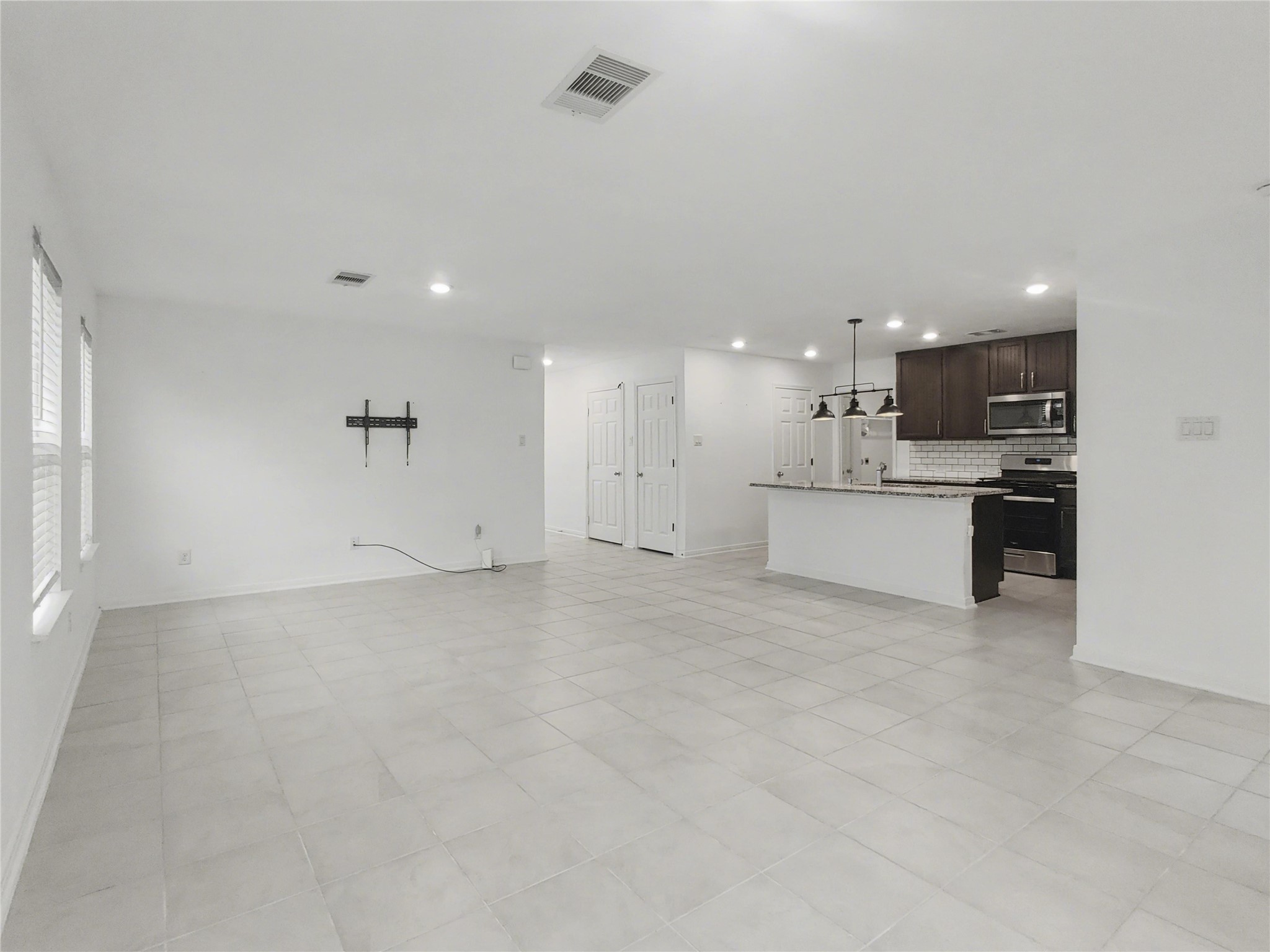 1310 Cardinal Trail La Marque, TX 77568 - Photo 4 of 15