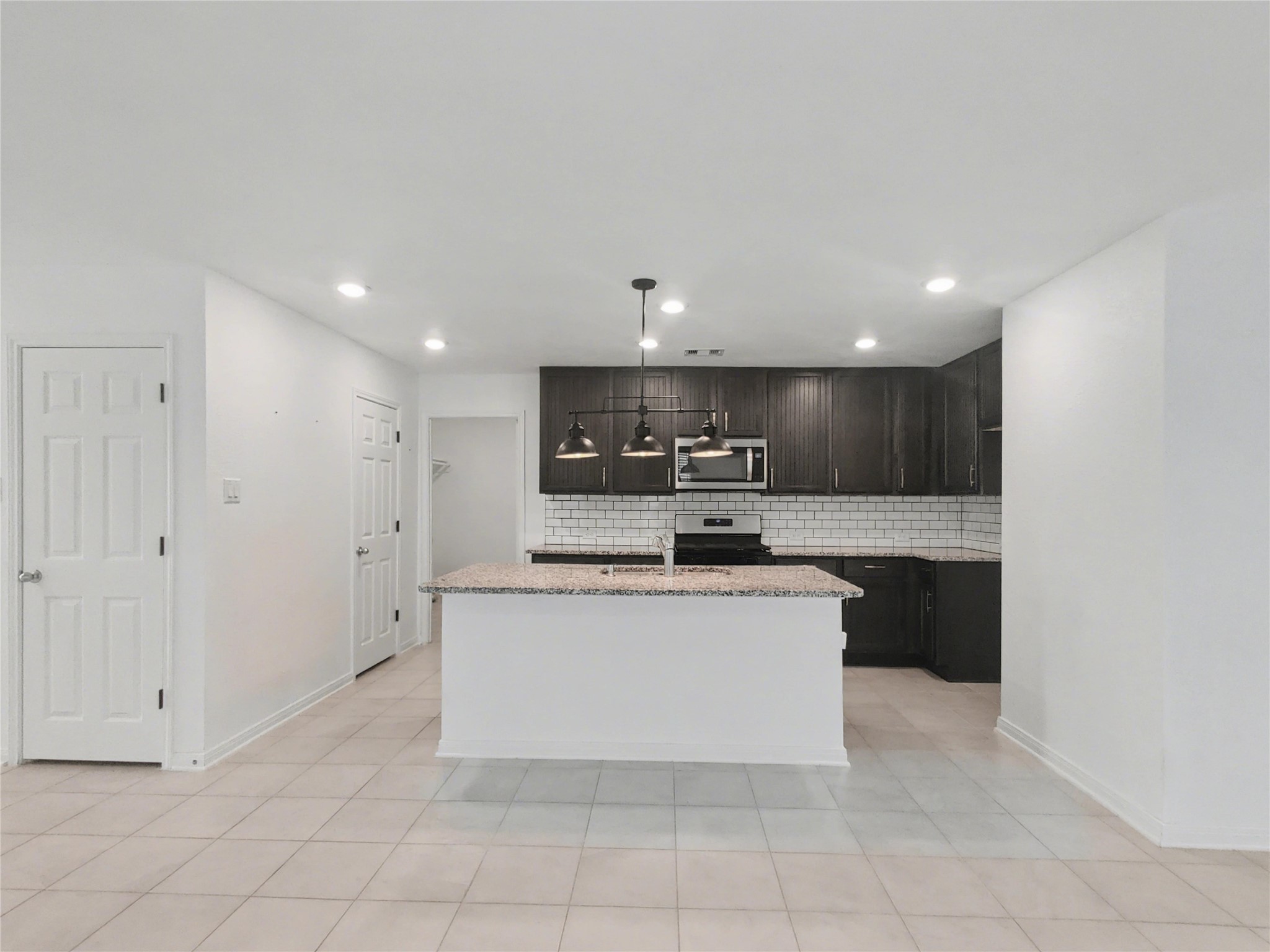 1310 Cardinal Trail La Marque, TX 77568 - Photo 5 of 15