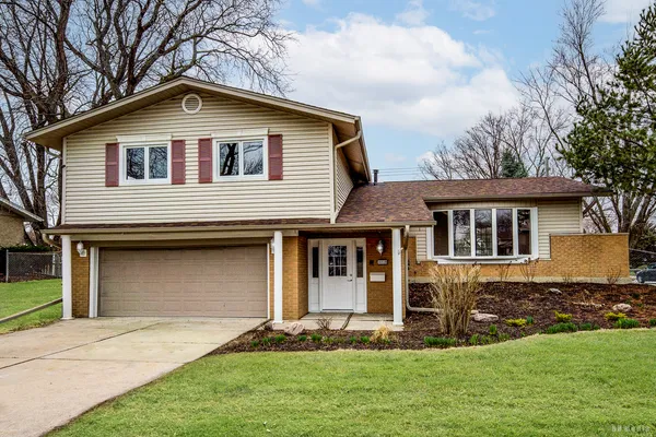 $417,000 | 15118 Hillside Avenue, Oak Forest, IL 60452