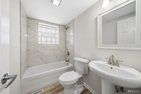 $417,000 | 15118 Hillside Avenue, Oak Forest, IL 60452