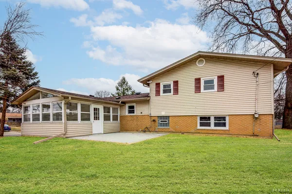 $417,000 | 15118 Hillside Avenue, Oak Forest, IL 60452