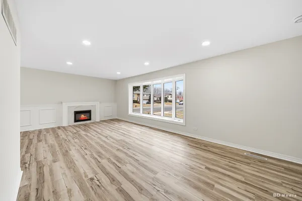 $417,000 | 15118 Hillside Avenue, Oak Forest, IL 60452