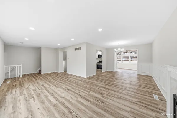$417,000 | 15118 Hillside Avenue, Oak Forest, IL 60452