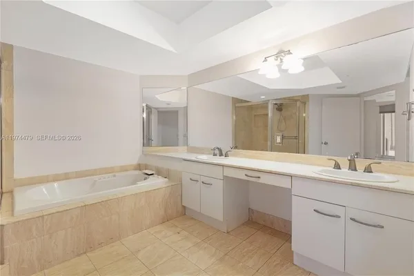 $4,800 | The Point at the Waterways, Aventura, FL 33180