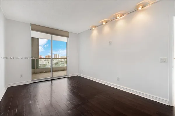 $4,800 | The Point at the Waterways, Aventura, FL 33180