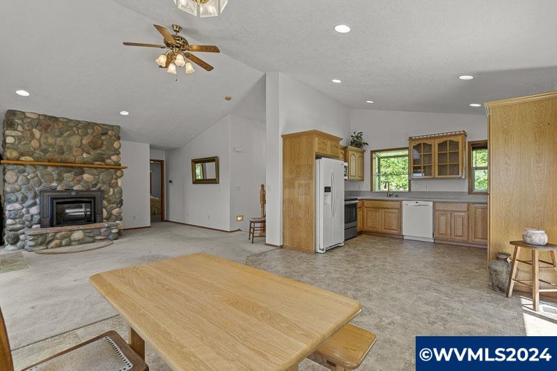 6255 Kings Ridge Road Dallas, OR 97338 - Photo 9 of 39