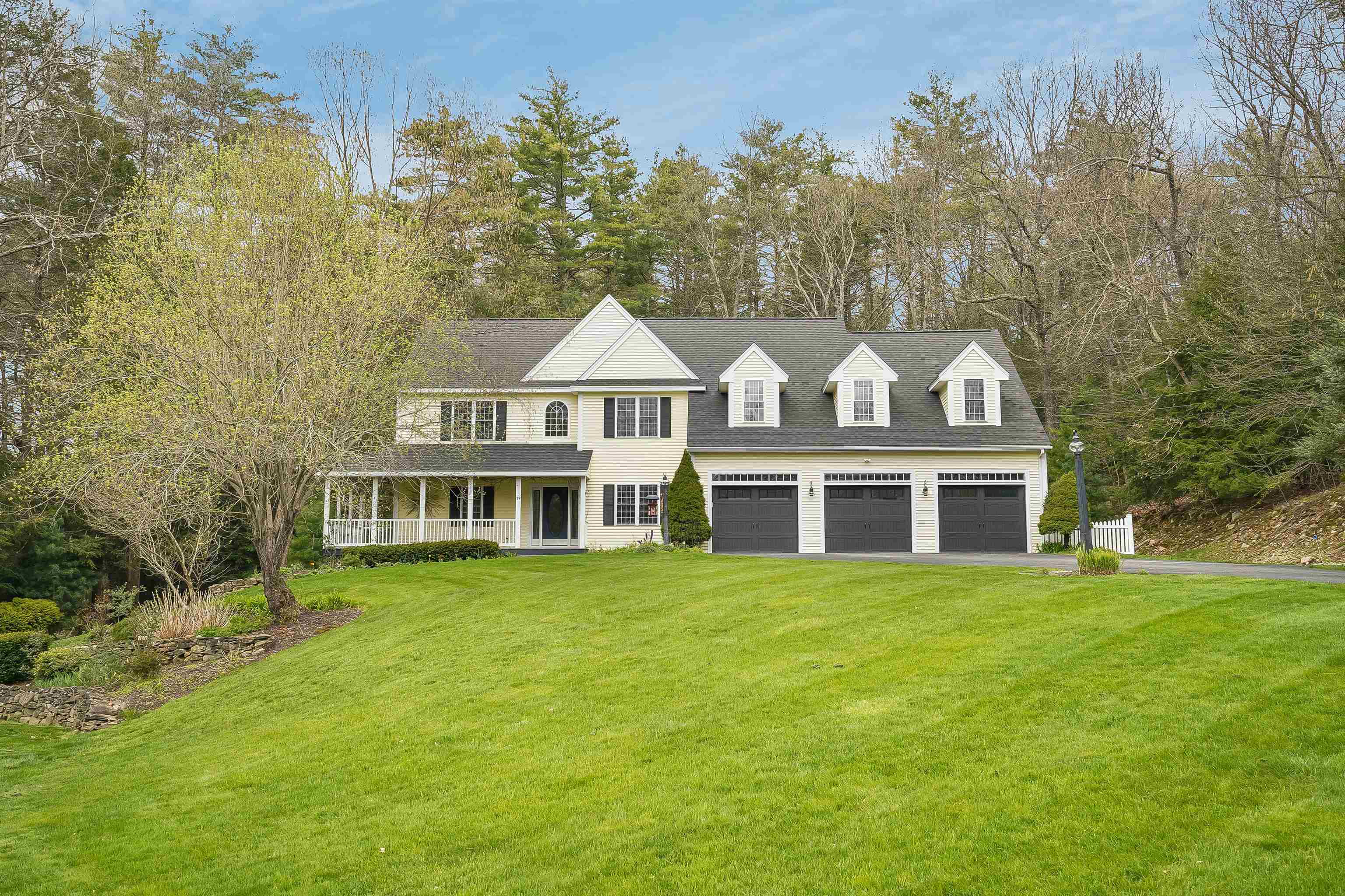 19 Craine Road Hampstead, NH 03826 - Photo 2 of 38