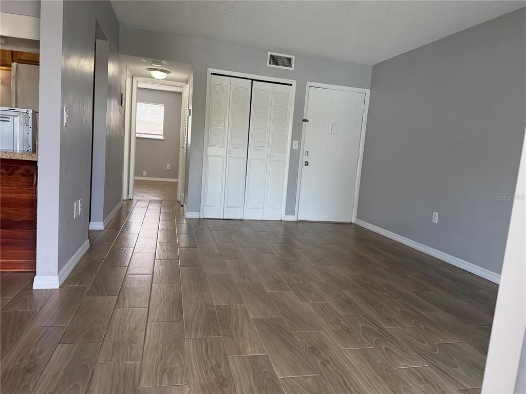 5317 Curry Ford Road, Unit P104 Orlando, FL 32812 - Photo 4 of 9 Gallery Image 4
