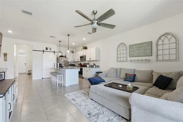 $2,200 | 32992 Major Oak Drive, Wesley Chapel, FL 33545