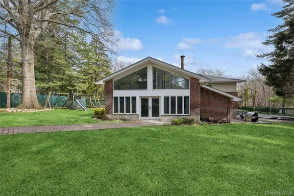 $1,175,000 | 6 Viola Drive, Glen Cove, NY 11542