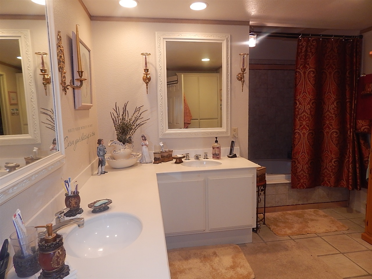 8973 Circle R View Lane Escondido, CA 92026 - Photo 4 of 15