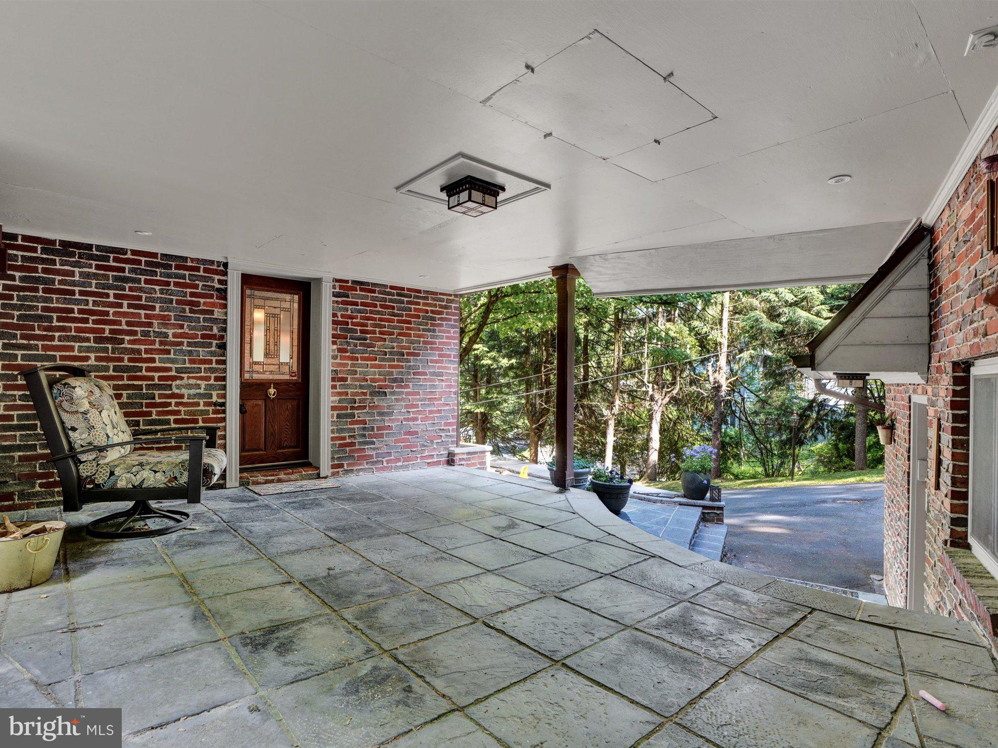663 Point Road Wernersville, PA 19565 - Photo 4 of 31 Gallery Image 4