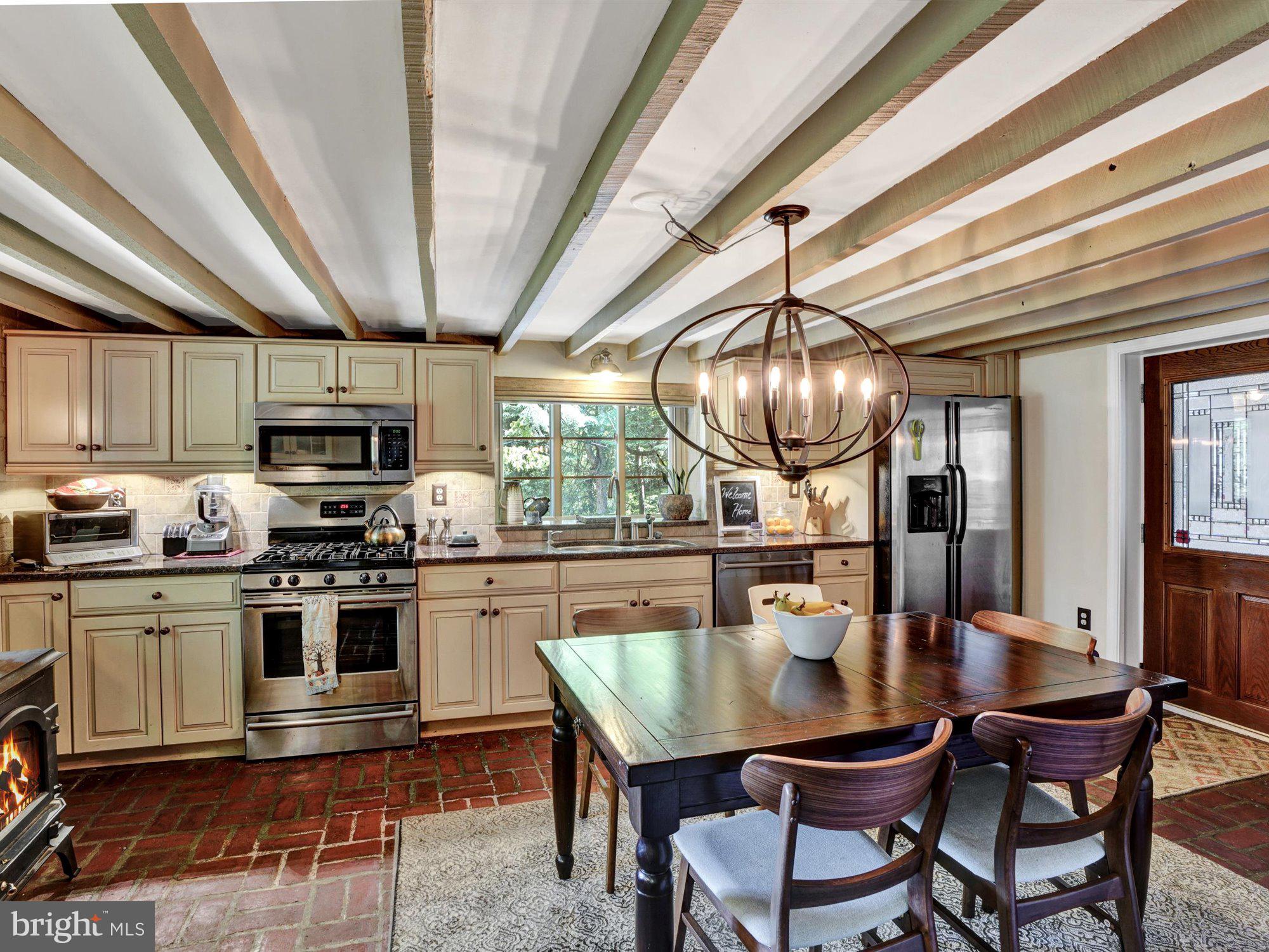 663 Point Road Wernersville, PA 19565 - Photo 9 of 31 Gallery Image 9