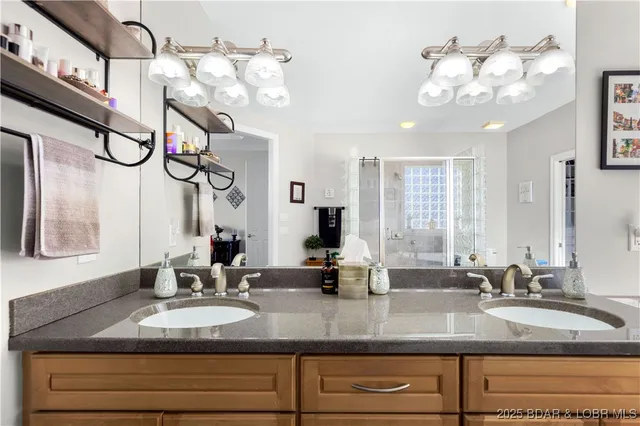 $1,150,000 | 820 Palisades Drive, Four Seasons, MO 65049