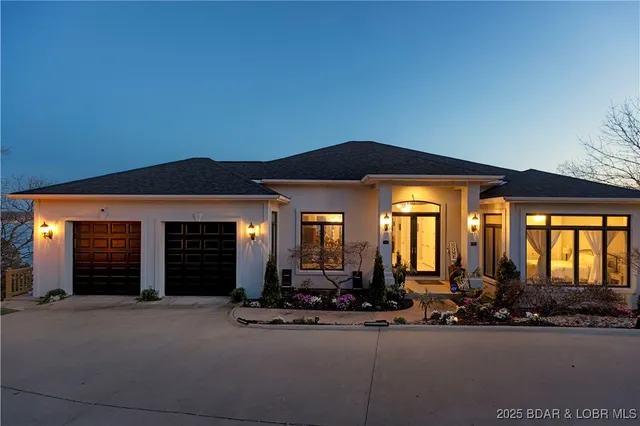 $1,150,000 | 820 Palisades Drive, Four Seasons, MO 65049