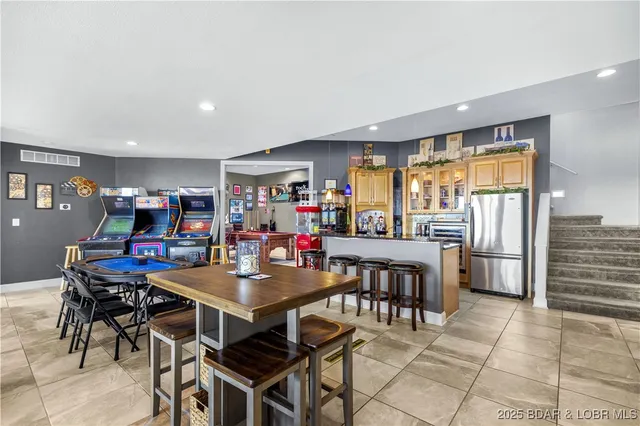 $1,150,000 | 820 Palisades Drive, Four Seasons, MO 65049