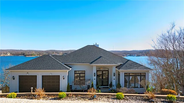 $1,150,000 | 820 Palisades Drive, Four Seasons, MO 65049