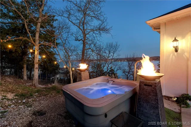 $1,150,000 | 820 Palisades Drive, Four Seasons, MO 65049