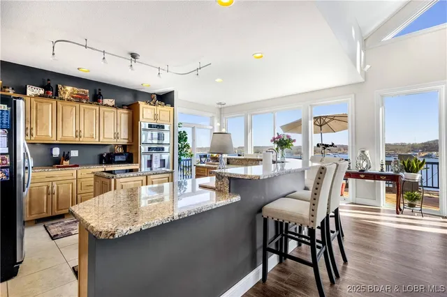 $1,150,000 | 820 Palisades Drive, Four Seasons, MO 65049