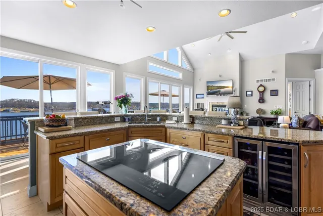 $1,150,000 | 820 Palisades Drive, Four Seasons, MO 65049