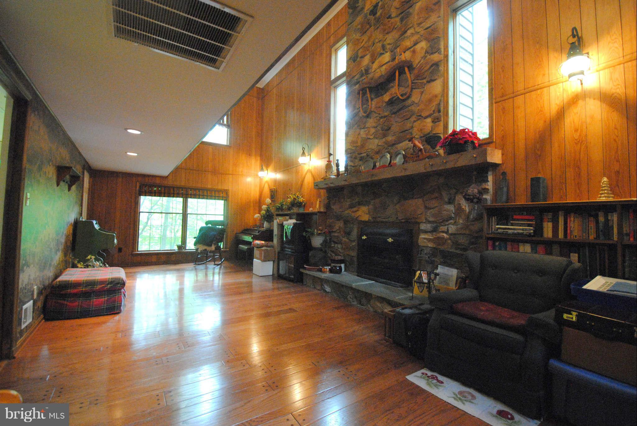 2120 Johns Hopkins Road Crofton, MD 21114 - Photo 6 of 30 Family Room