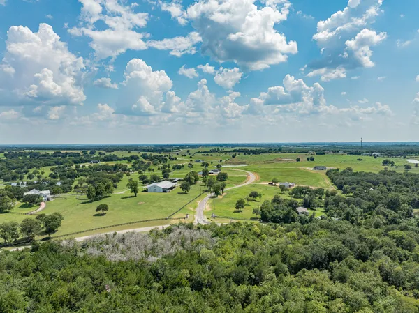 $915,000 | 10343 Sunny Mdw Drive, Chappell Hill, TX 77426