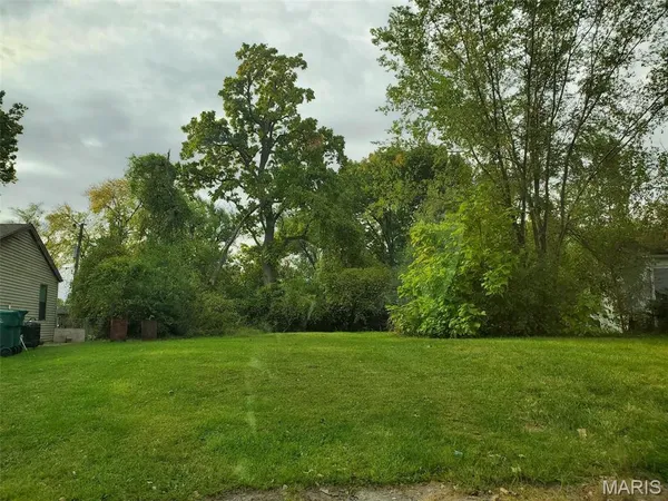 $4,100 | 747 St Norbert Drive, East St. Louis, IL 62206