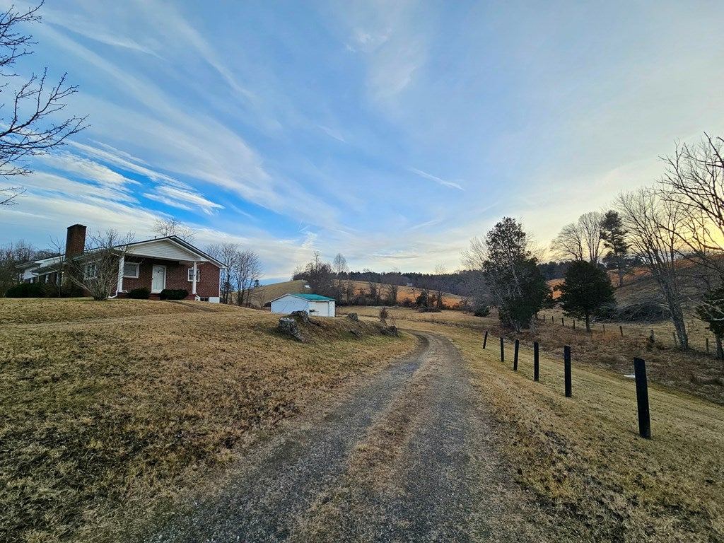 331 Pleasantview Road Austinville, VA 24312 - Photo 32 of 41 Gallery Image 32