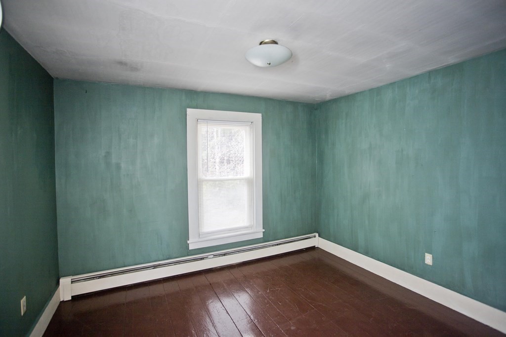 95 School Street Warren, MA 01083 - Photo 13 of 41 a view of empty room with window