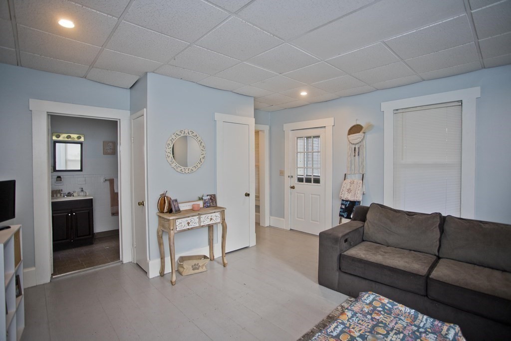 95 School Street Warren, MA 01083 - Photo 18 of 41 a living room with furniture