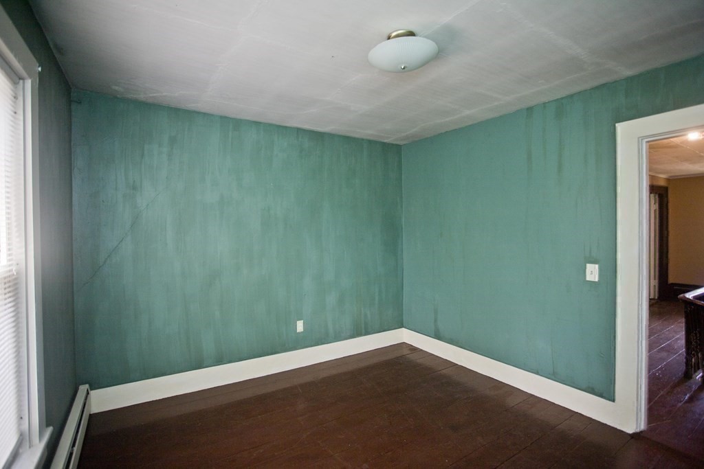 95 School Street Warren, MA 01083 - Photo 36 of 41 a view of empty room with window