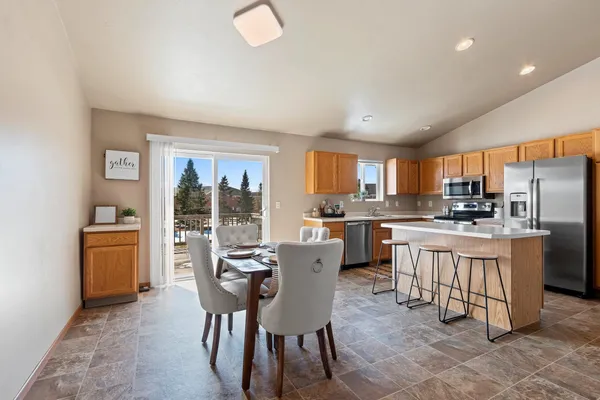 $514,900 | 118 East River Drive, De Pere, WI 54115