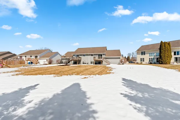 $514,900 | 118 East River Drive, De Pere, WI 54115