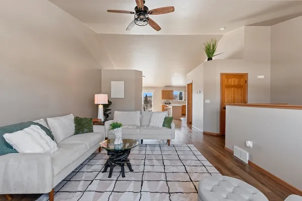 $514,900 | 118 East River Drive, De Pere, WI 54115