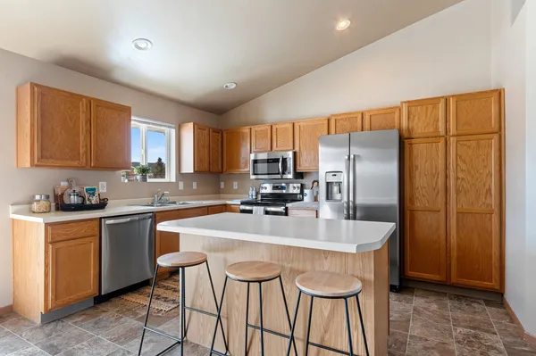 $514,900 | 118 East River Drive, De Pere, WI 54115