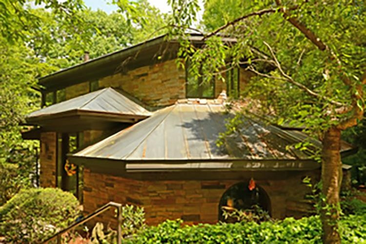 2828 Exeter Circle Raleigh, NC 27608 - Photo 1 of 7 Photo 1