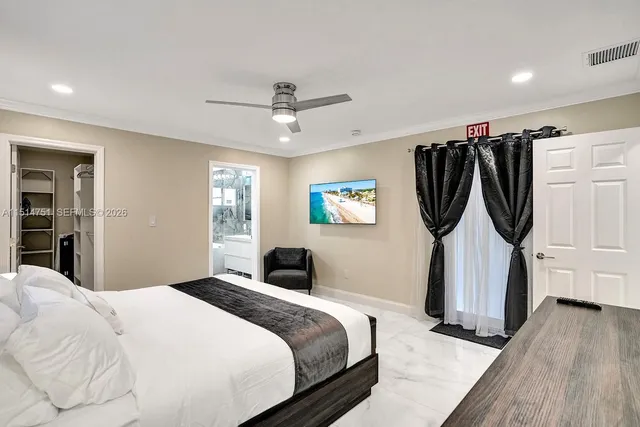 $9,999 | 5500 Cleveland Street, Hollywood, FL 33021