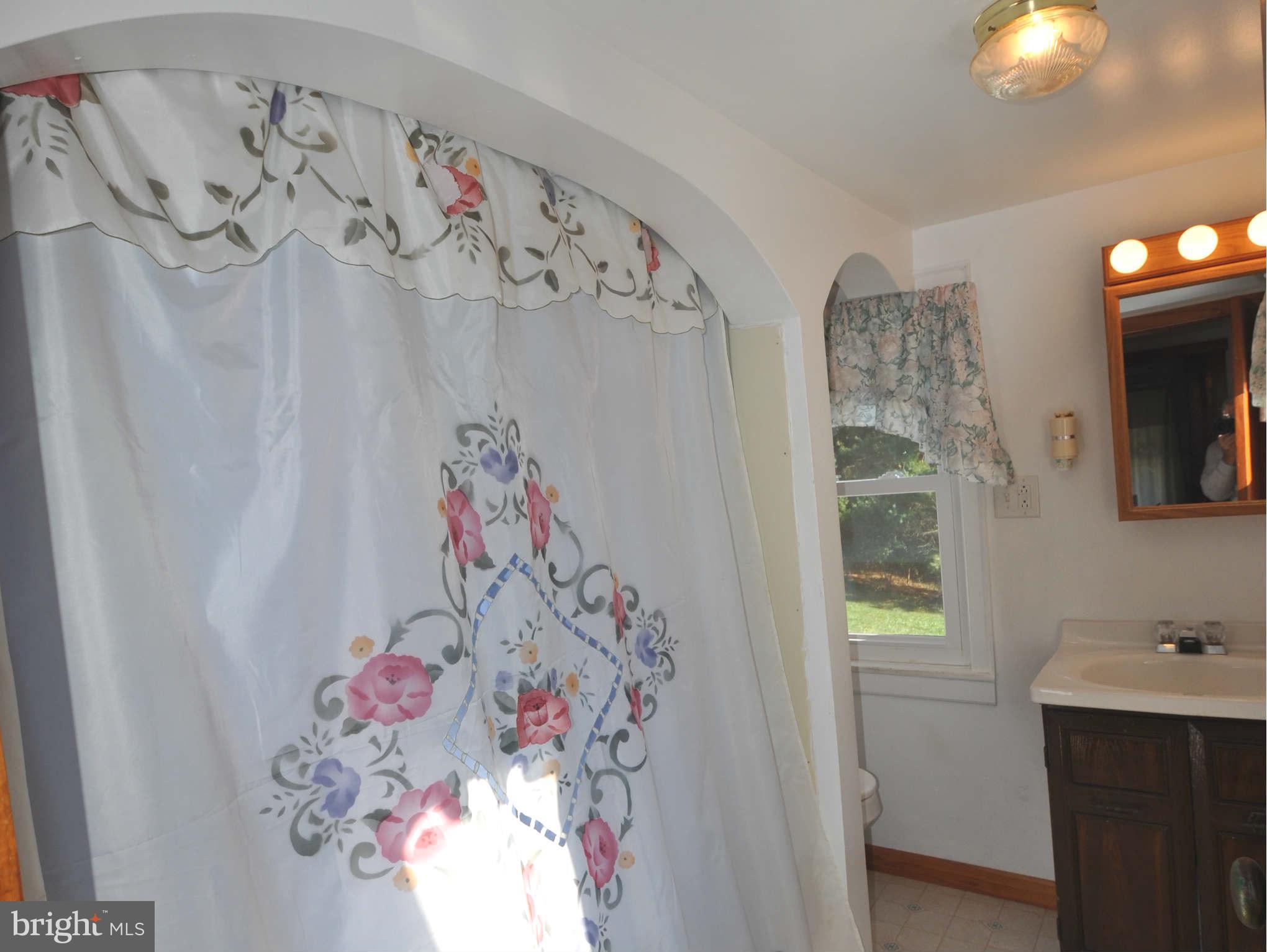 213 North Clear Ridge Road Union Bridge, MD 21791 - Photo 11 of 17 UPSTAIRS BATH IN HALL