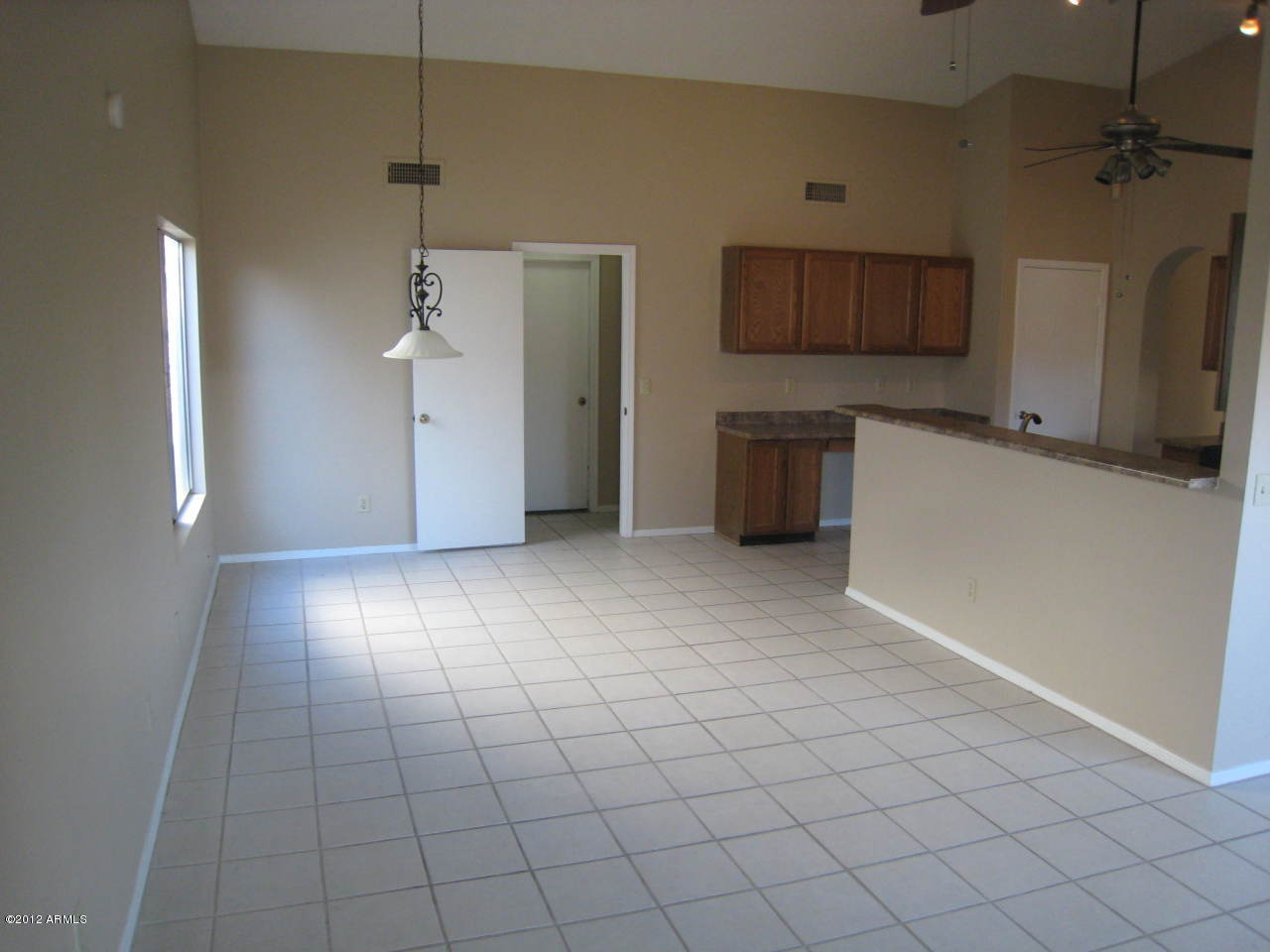 4529 East Frye Road Phoenix, AZ 85048 - Photo 8 of 18 Breakfast nook and kitchen