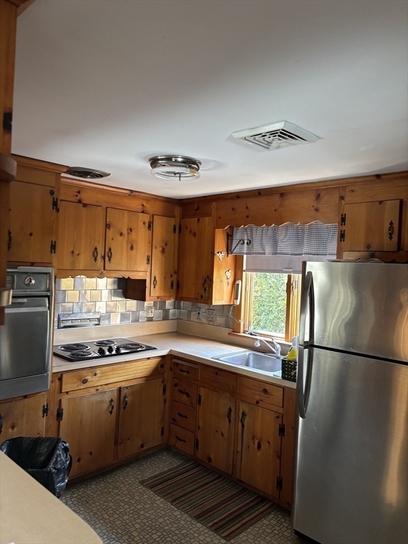 2 Savin Road Wakefield, MA 01880 - Photo 4 of 15 Gallery Image 4