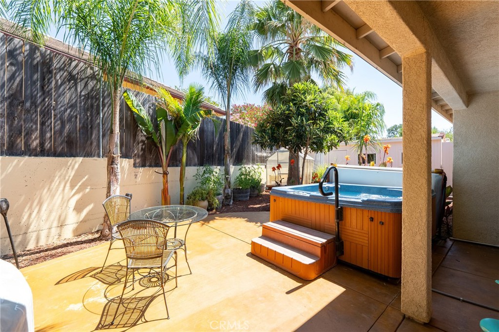 1002 Par Avenue Paso Robles, CA 93446 - Photo 38 of 59 a view of an outdoor sitting area with chairs