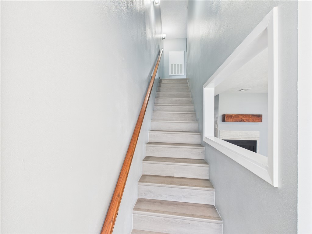 1104 Verde Drive, Unit D Bryan, TX 77801 - Photo 4 of 11 a view of entryway
