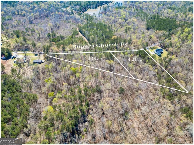 a view of yard with outdoor space