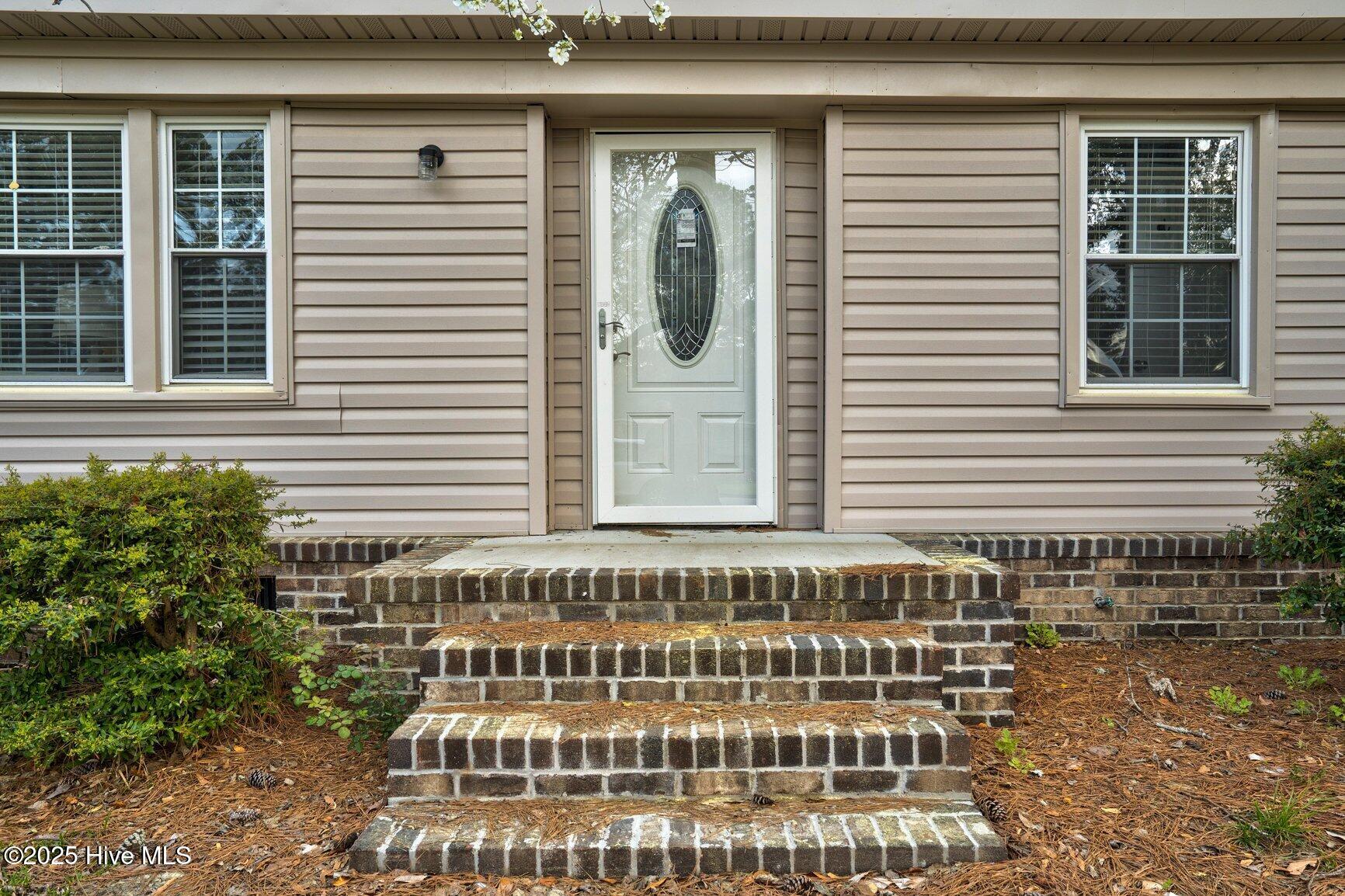 1906 Cres Drive West Wilson, NC 27893 - Photo 4 of 27 004-1906CrescentDriveWest-Wilson-NC-2789