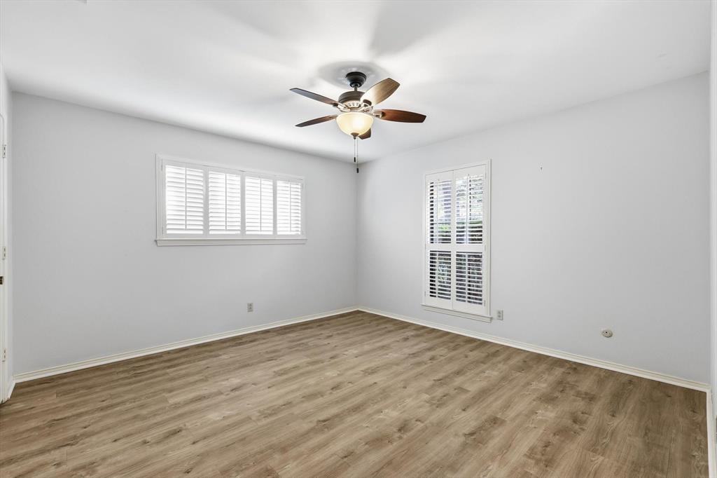 2505 Oak Manor Court Arlington, TX 76012 - Photo 17 of 23 a view of an empty room with a window