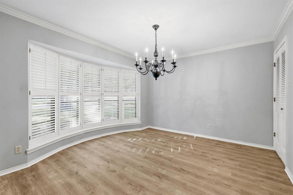 2505 Oak Manor Court Arlington, TX 76012 - Photo 4 of 23 a view of an empty room with a window