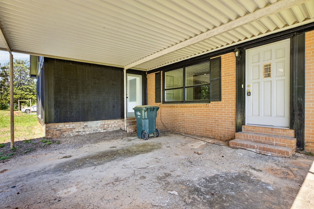 829 Duncan Bypass Union, SC 29379 - Photo 3 of 34