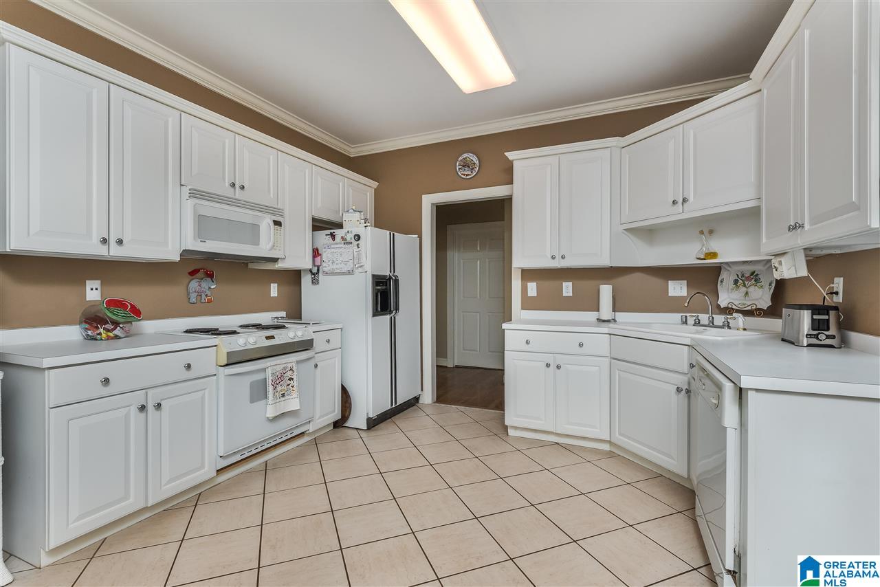 845 Meadow Ridge Lane Birmingham, AL 35242 - Photo 9 of 27